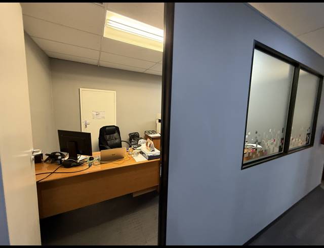 717M² OFFICE TO LET IN CAPE TOWN CITY CENTRE